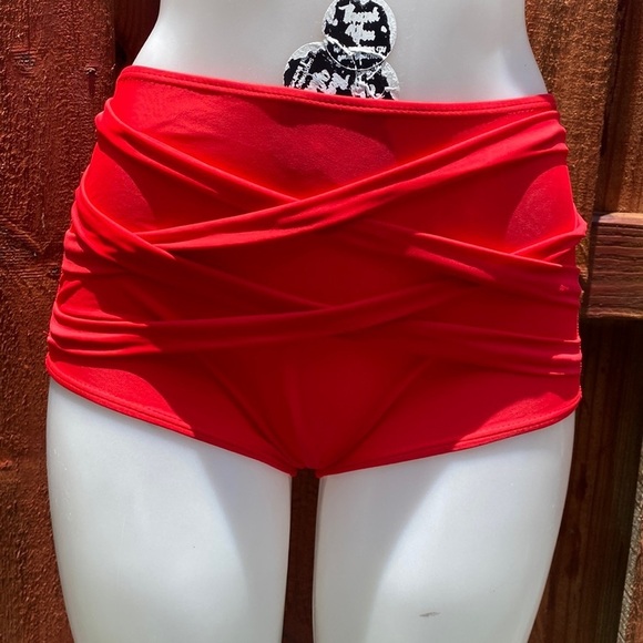 Red Bikini Bottom Size M - Picture 1 of 4